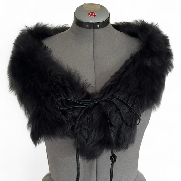 Gushlow & Cole Accessories - NWT Gushlow & Cole “Toscana” shawl scarf in graphite